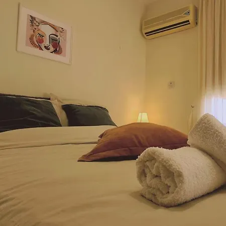 Sunny Palms Apartment