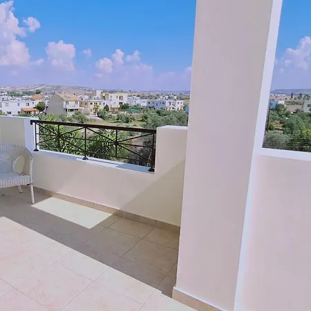 Sunny Palms Apartment