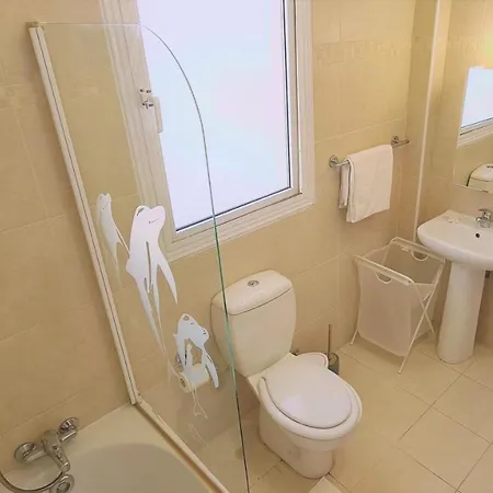 Sunny Palms Apartment *