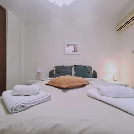 Sunny Palms 公寓 *